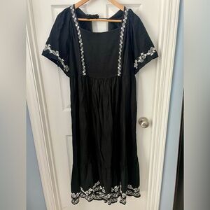 Old Navy, size XXL, smocked top black and white dress.